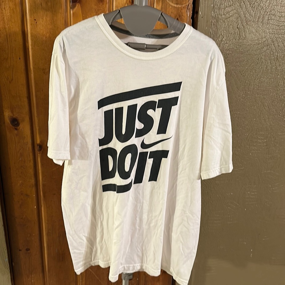 Nike Just Do It T-Shirt Size: XL Color: White / Black